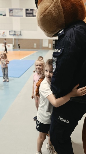 Policjanci podczas spotkania profilaktycznego